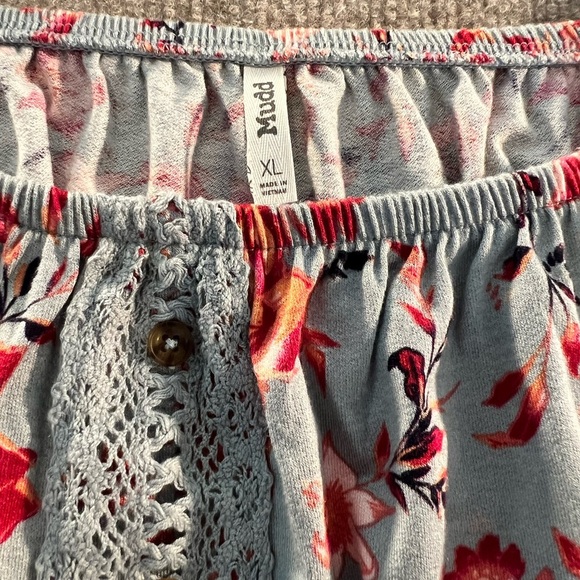 Mudd Floral Blouse with Lace Detail - Red and Gray - Picture 5 of 5